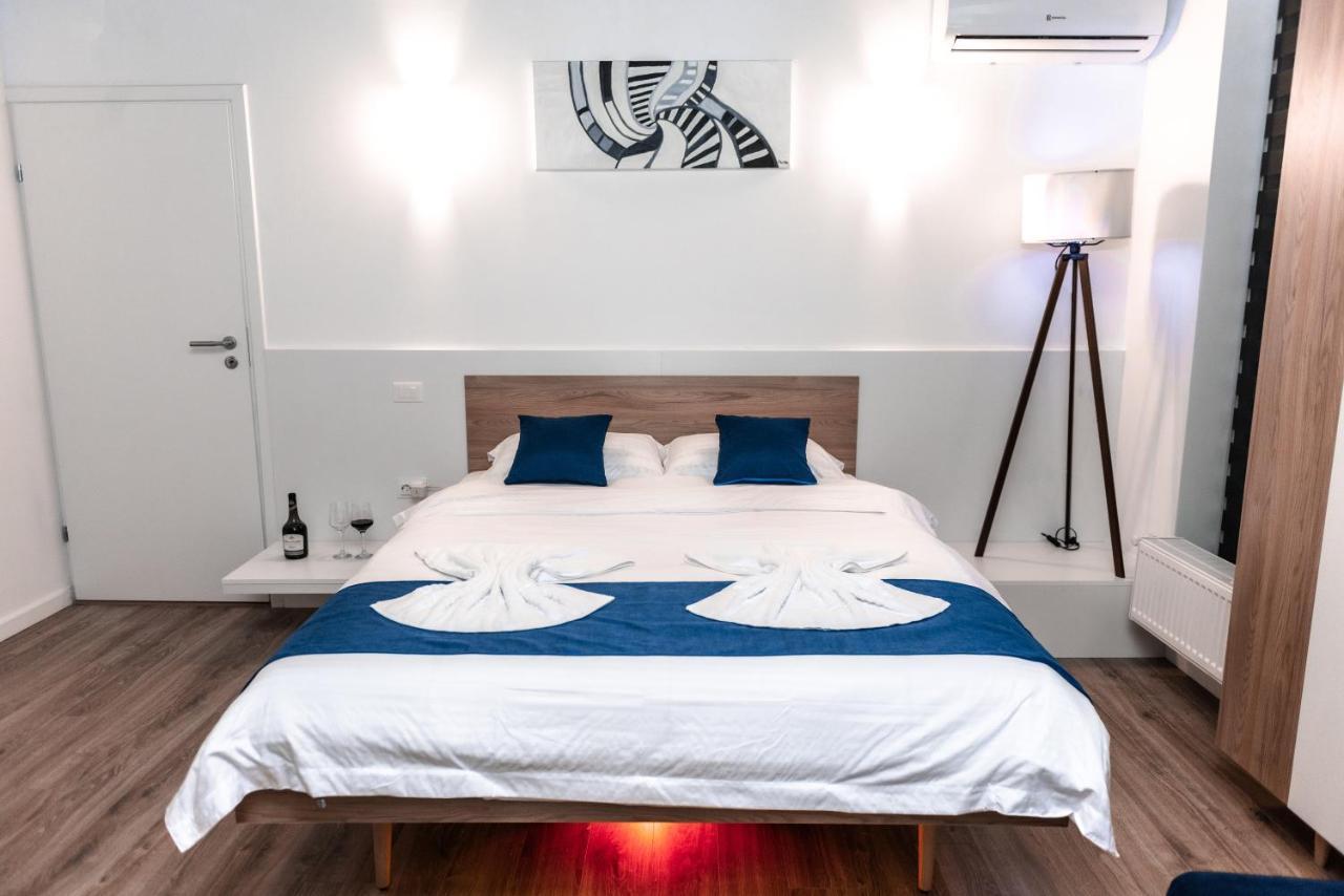 Puzzle Apartaments&Studios Craiova Extérieur photo