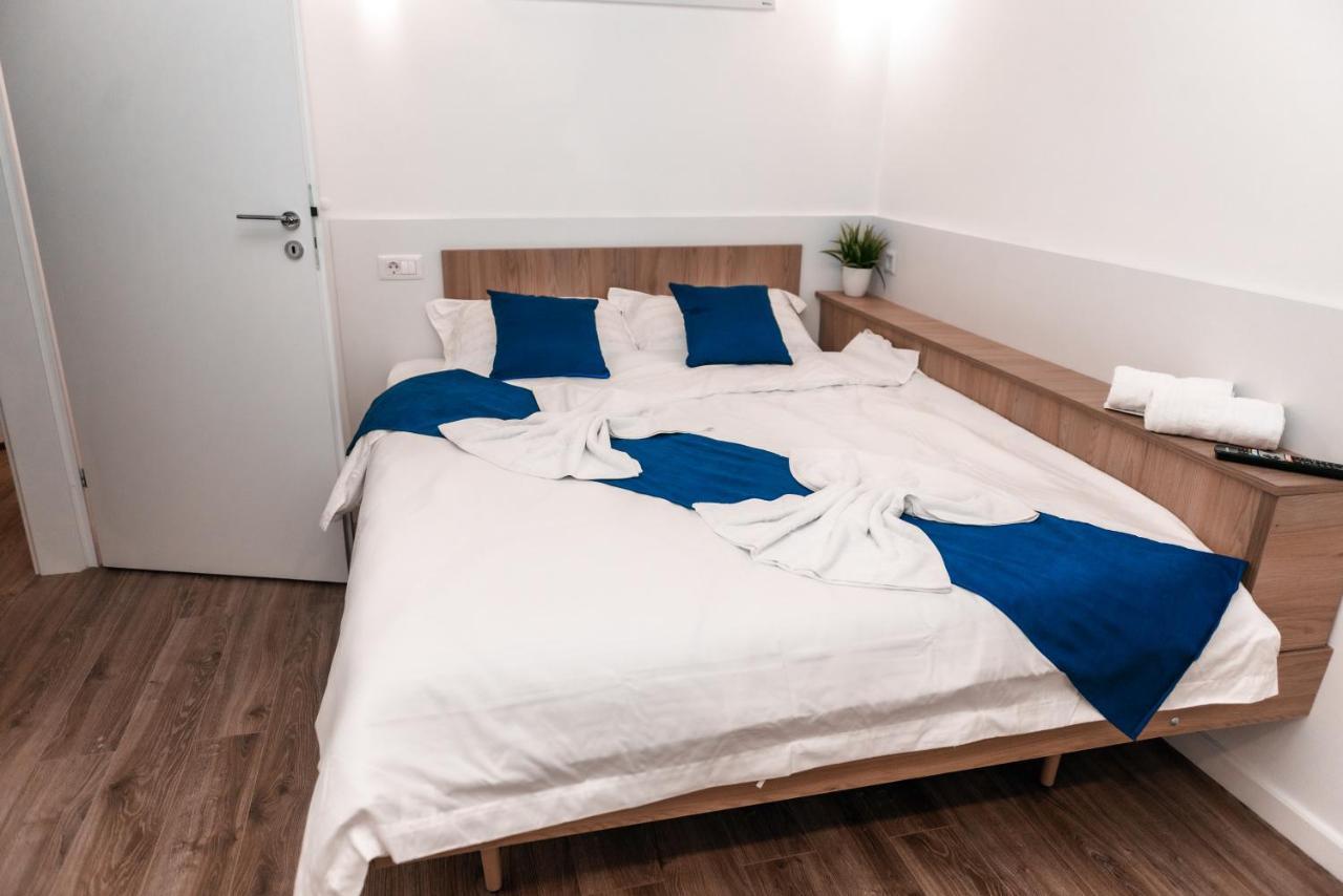 Puzzle Apartaments&Studios Craiova Extérieur photo