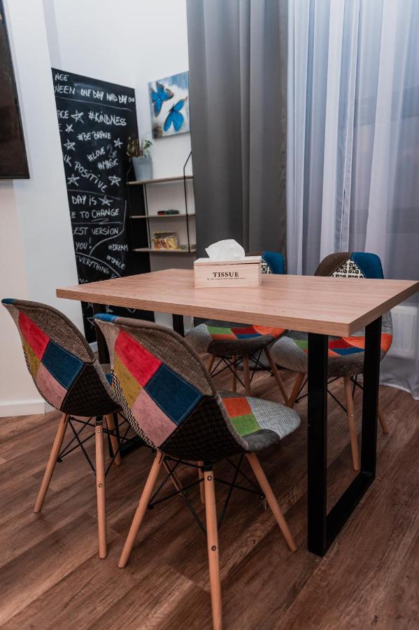 Puzzle Apartaments&Studios Craiova Extérieur photo