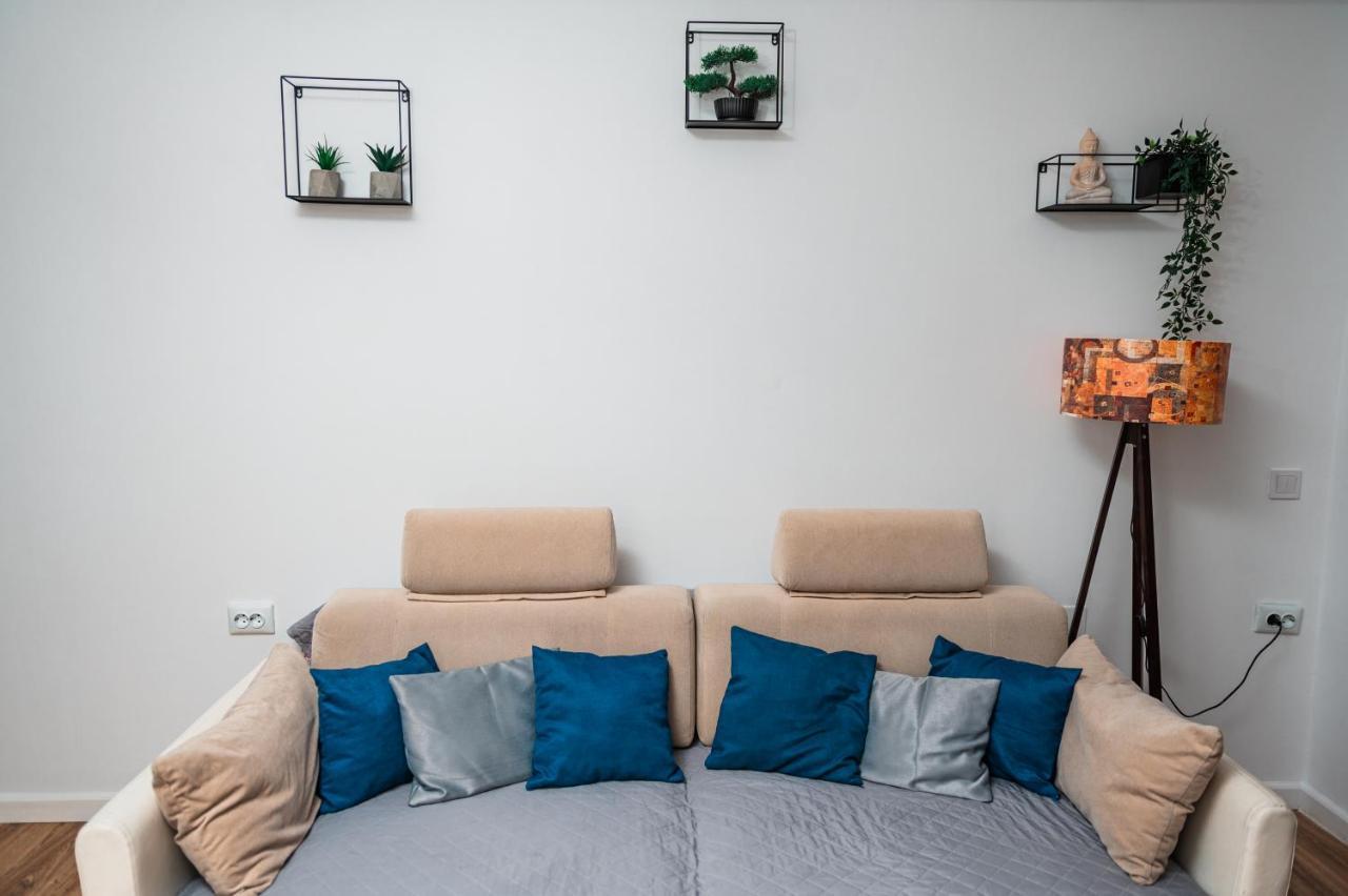 Puzzle Apartaments&Studios Craiova Extérieur photo