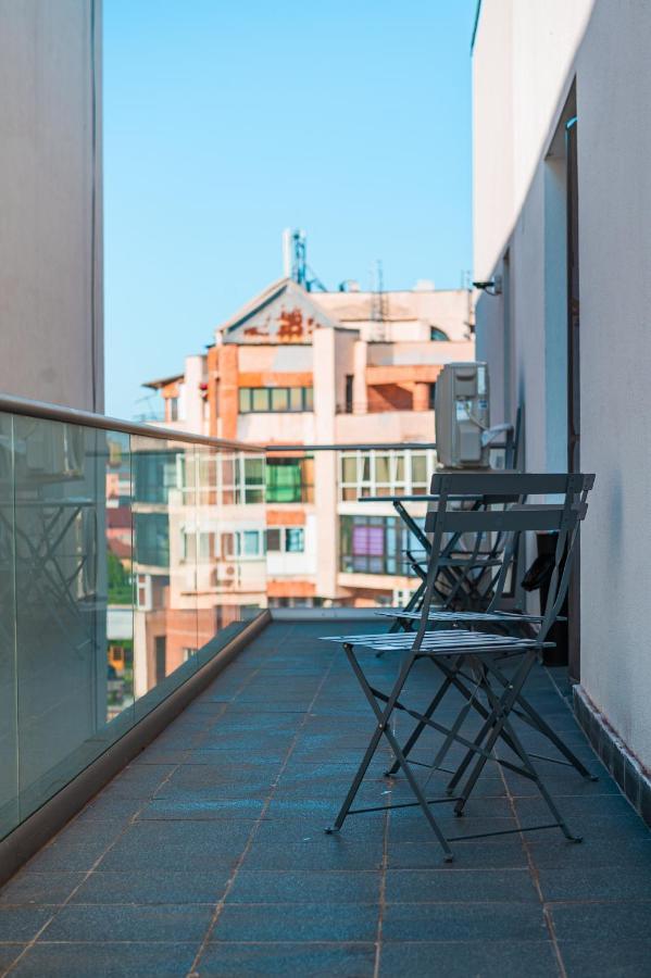 Puzzle Apartaments&Studios Craiova Extérieur photo